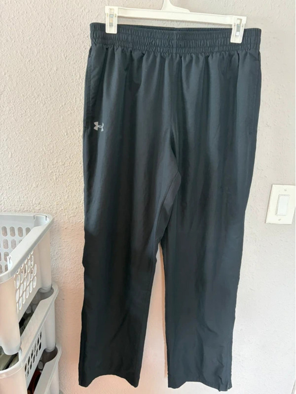 Men's Under Armour black sweatpants mesh lined size XL Tall